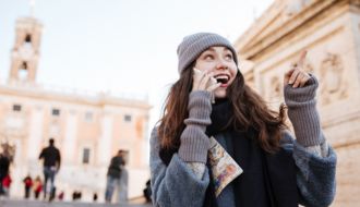 Saiba como não passar perrengue com rede móvel em viagens | Allianz Travel